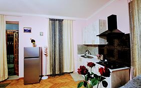 Красивый дом в старом Тбилиси
